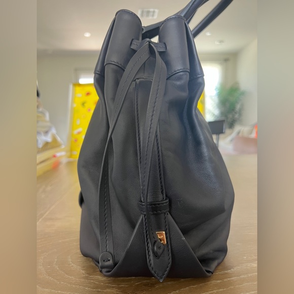 Bally Switzerland Dark Lapis Calf Plain Cochi Handbang - Picture 5 of 16